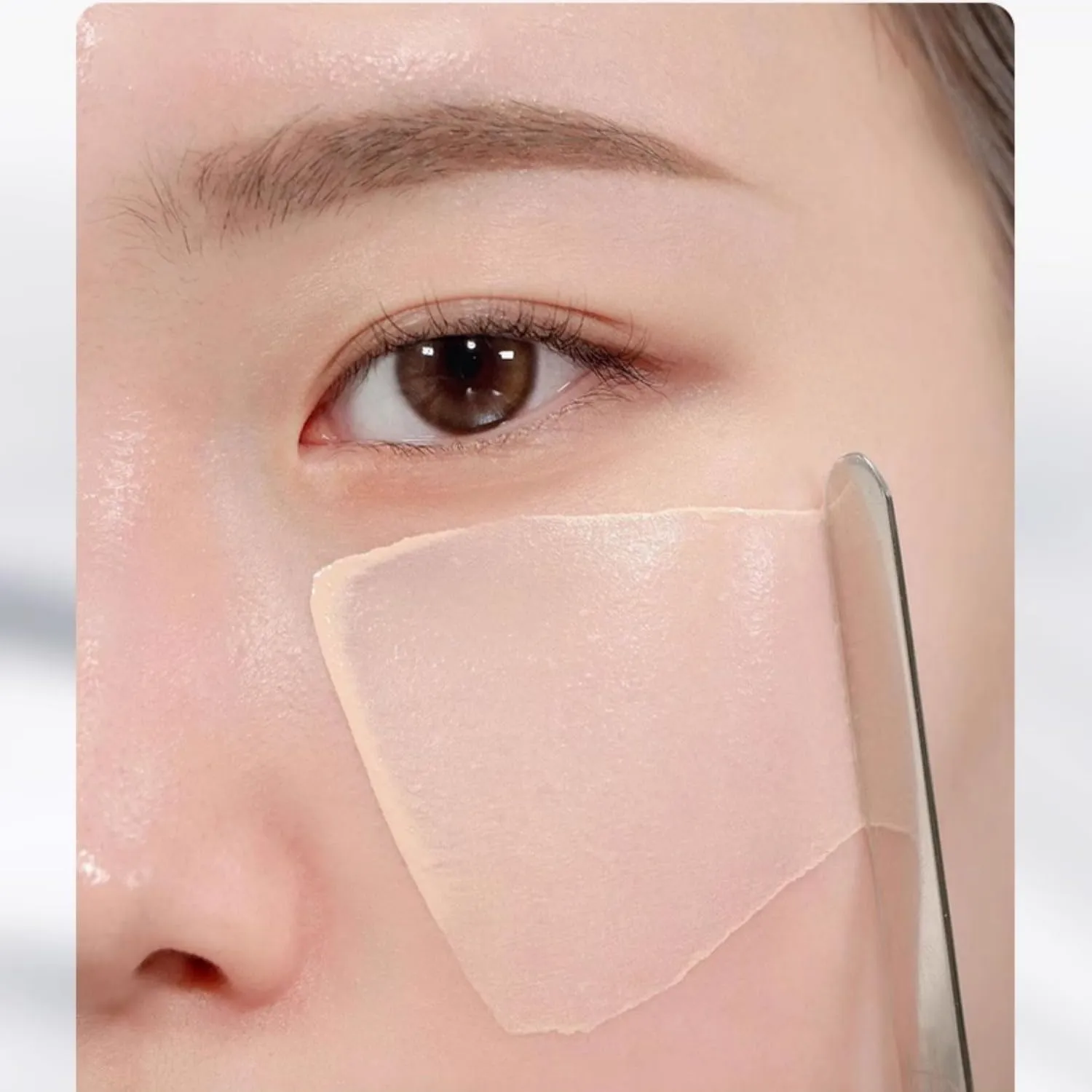 1 PC Piara Mosturizing Liquid Foundation, Long Lasting Light Weight Velvet Foundation Cream For Dry & Dry Combination Skin (N01, 30ml)