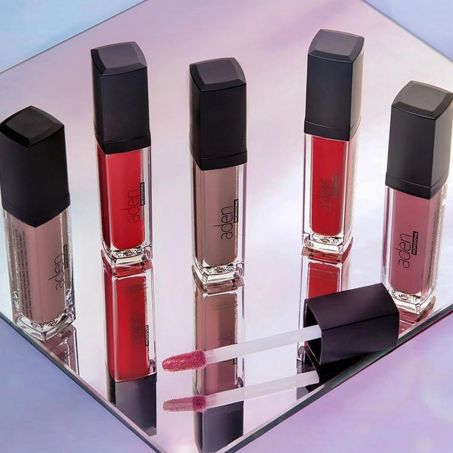 aden Plumping Lip Lacquer Dress up your lips with this amazing 3D fluid lipstick 6ml MADE IN ITALY (04 Pink)
