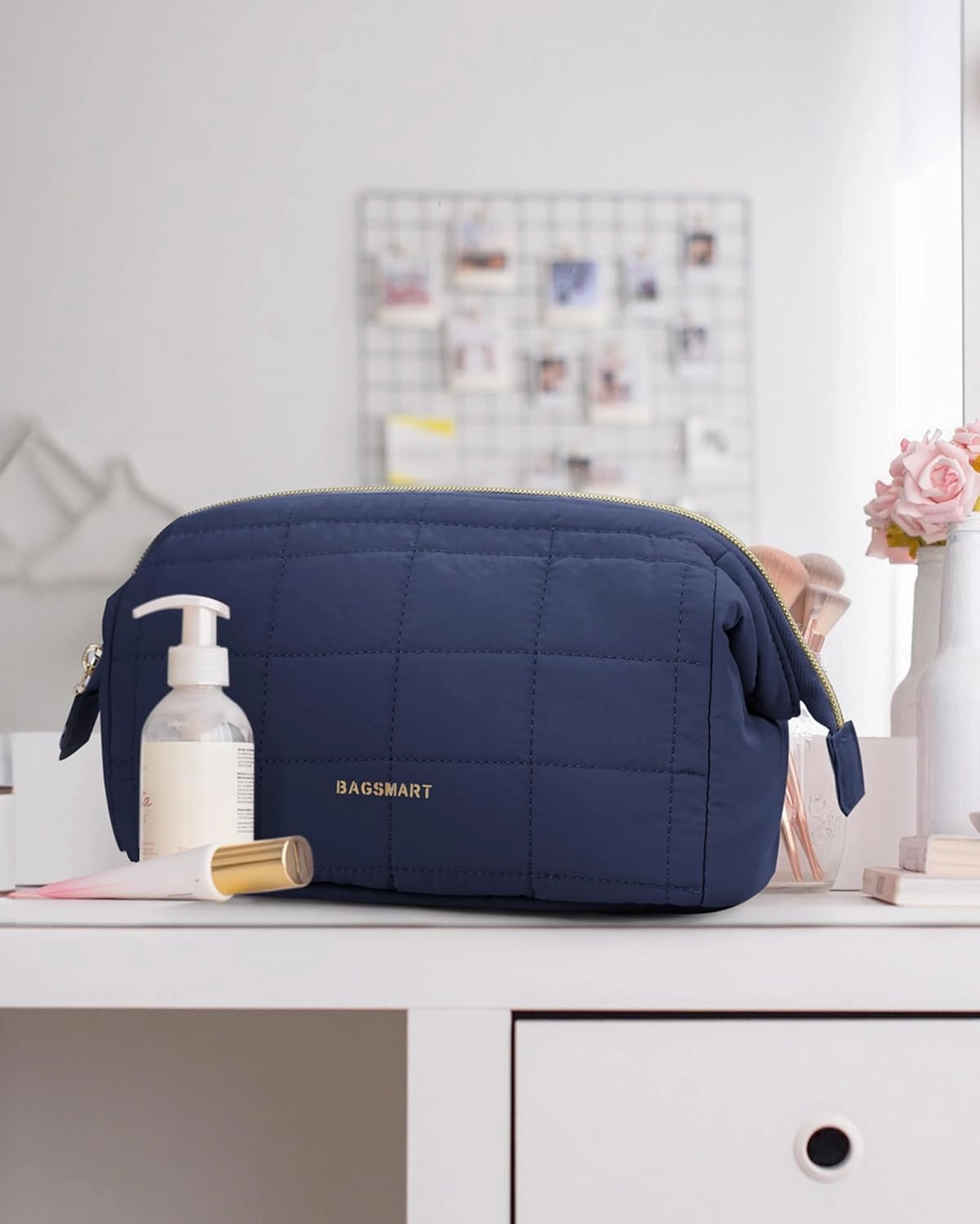 BAGSMART Makeup Bag Travel Toiletry Bag, Puffy Padded Make Up Bags for Women Makeup Organizer Case, Wide-open Pouch Purse Travel Essentials Toiletries Accessories Brushes, Navy Blue