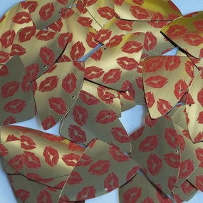 Fishscale Fin Sequin 1.5" Red Lips Kiss Lipstick Print Gold Metallic Paillettes