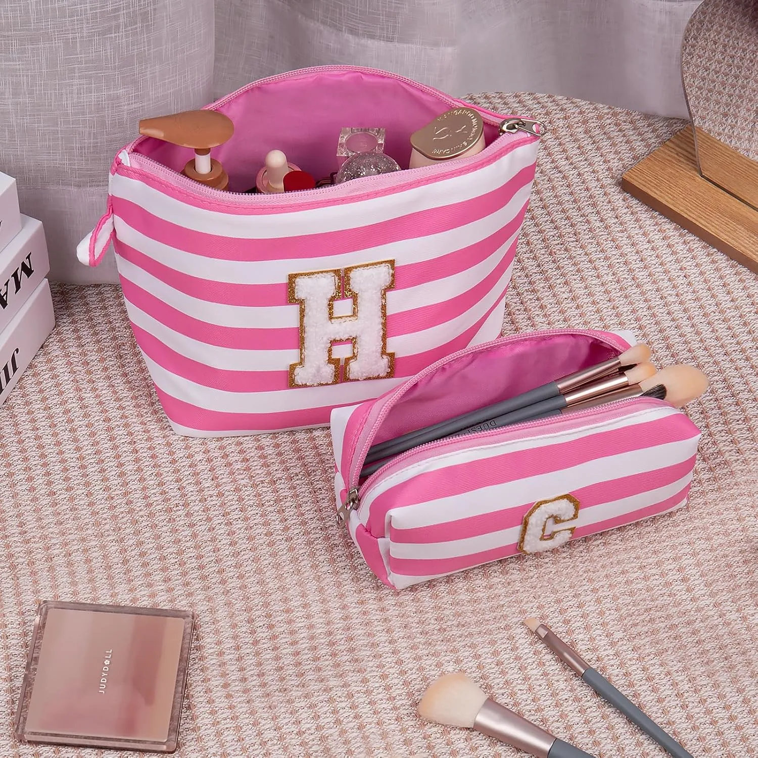 Initial Makeup Bag Set, Personalized Stripe Cosmetic Bag, Waterproof Travel Toiletry Bag, Cute Makeup Pouch for Women Preppy Teen Girls Gift Trendy Stuff Gift (Pink S)