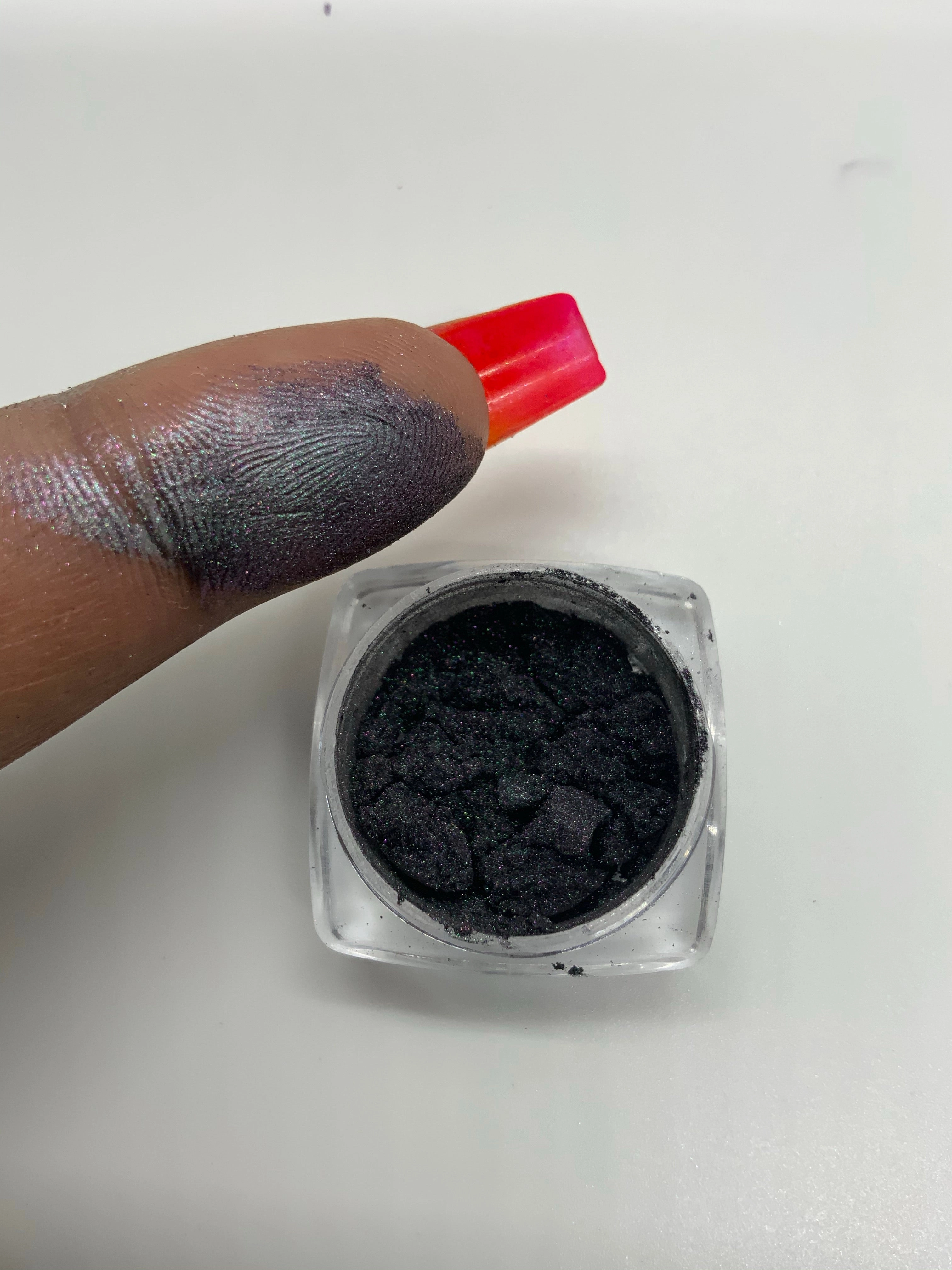 Medusa flakes and pigments