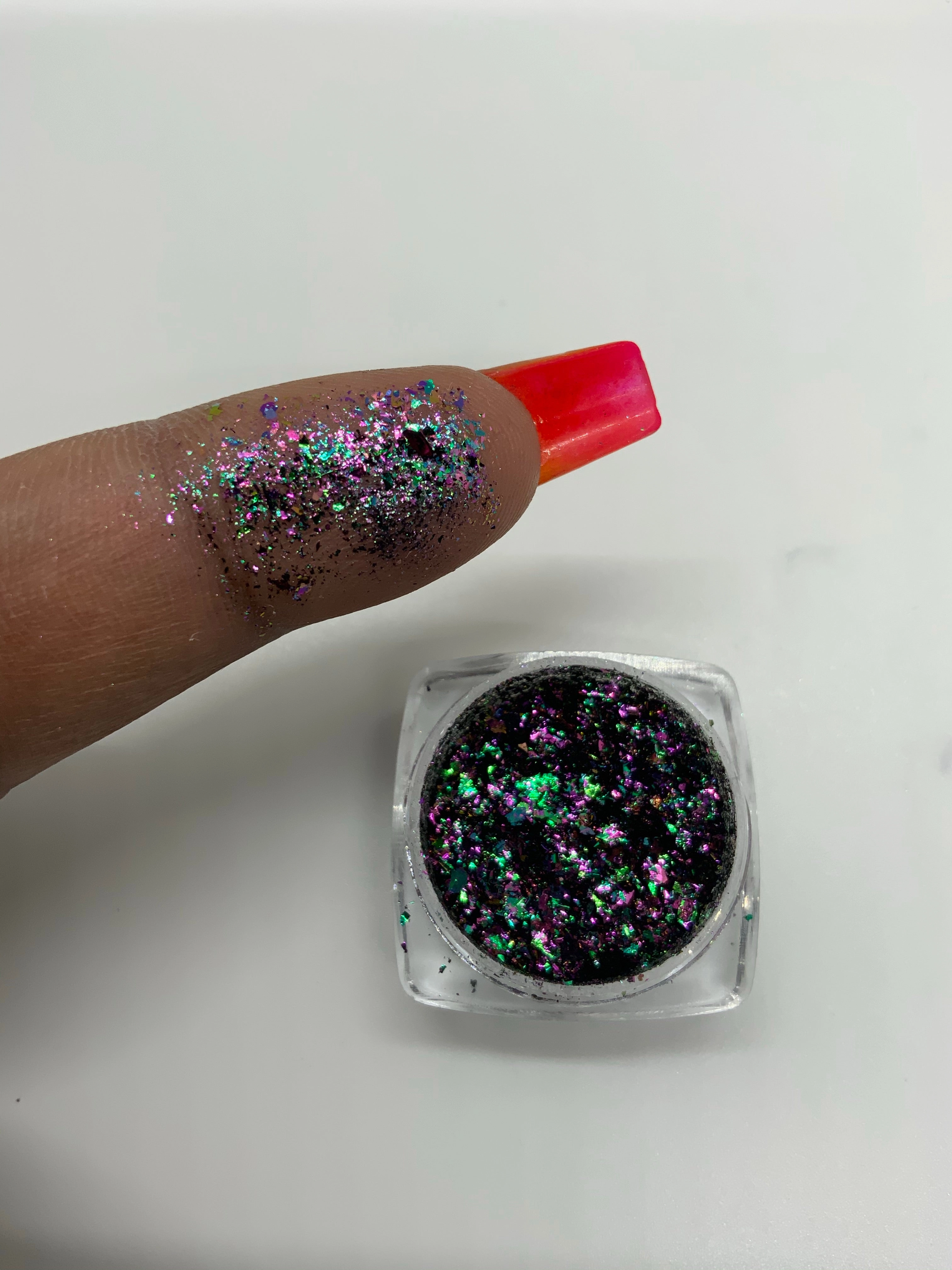 Medusa flakes and pigments