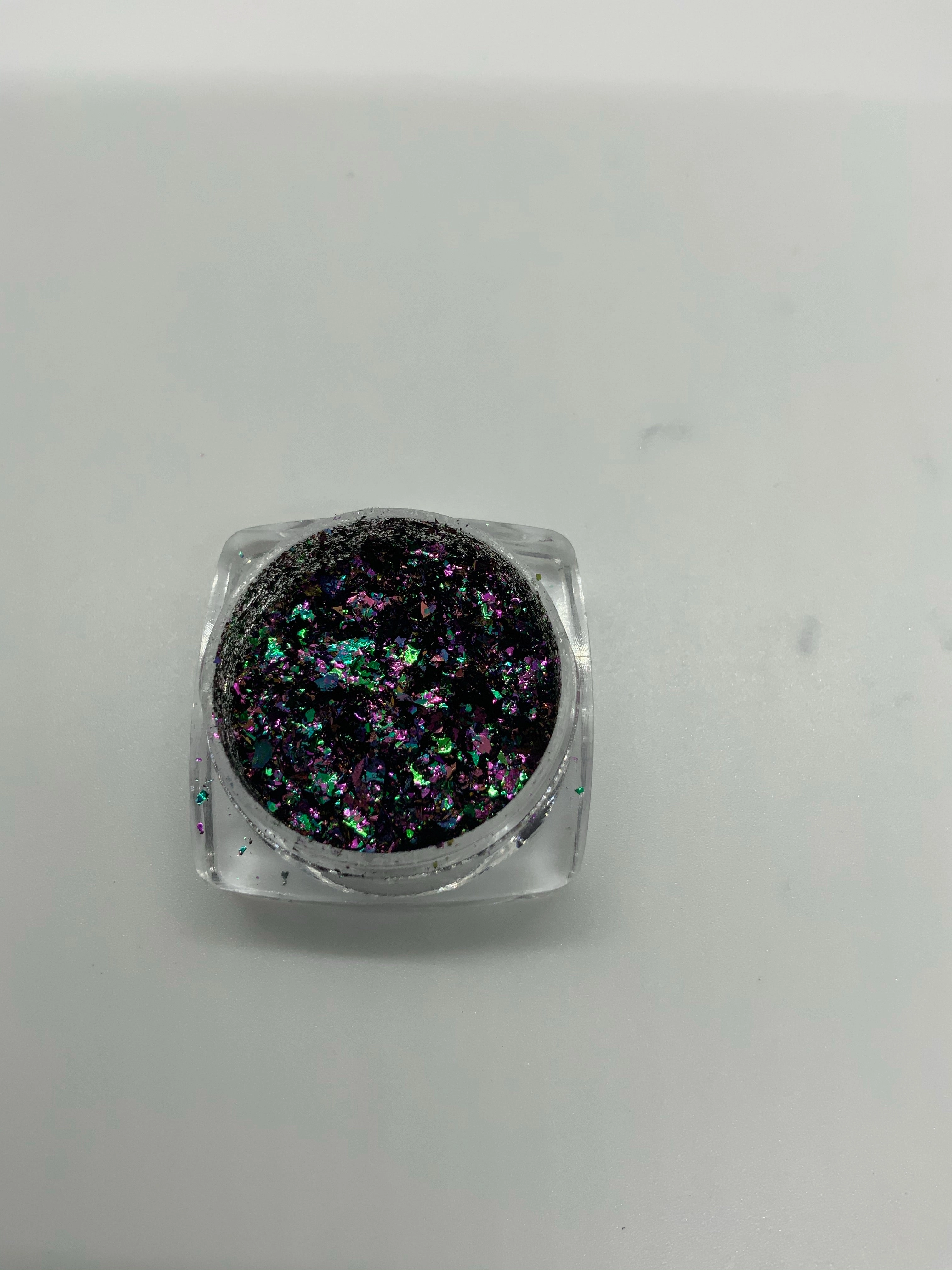 Medusa flakes and pigments
