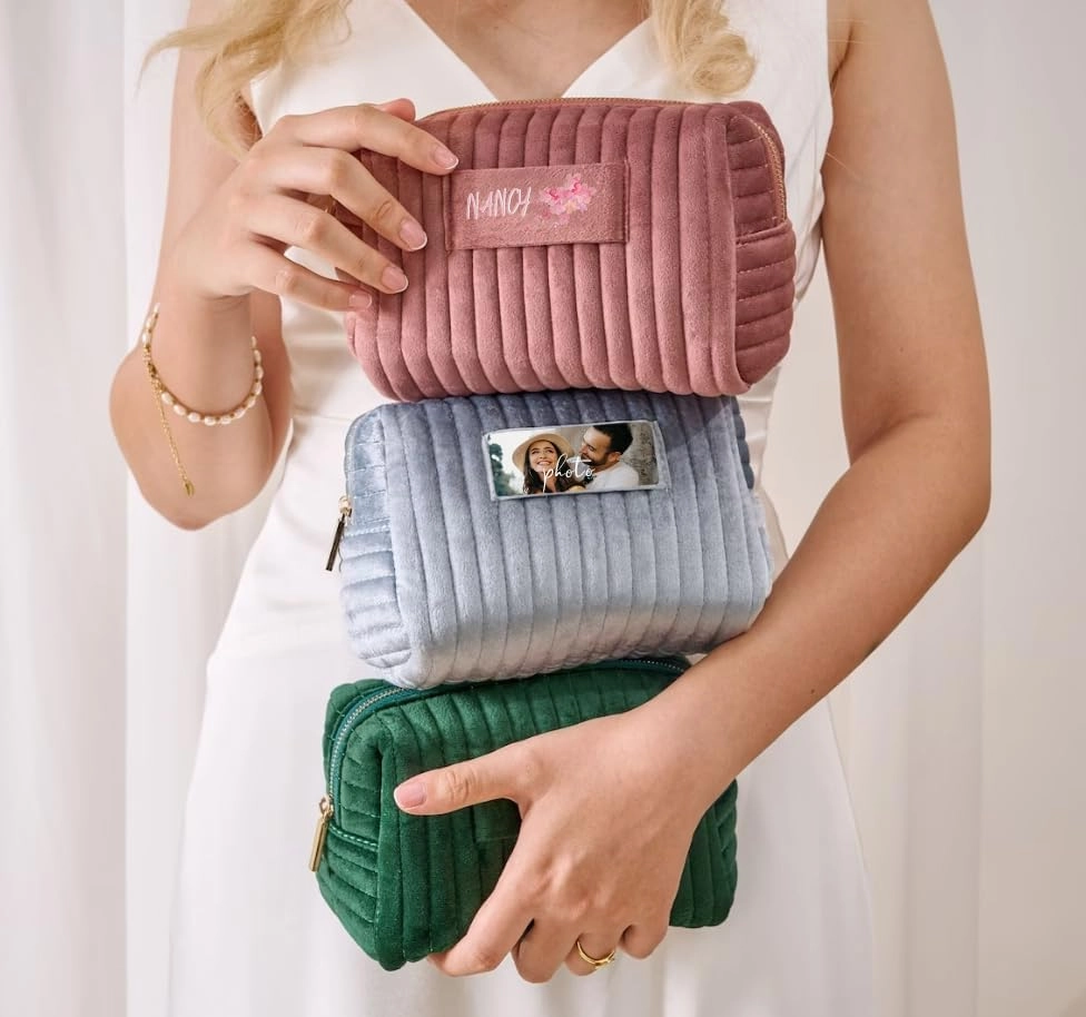 Personalized Makeup Bag Custom Cosmetic Bag with Letter Initial Name Monogrammed,Customized Cute Pouch Preppy Patch Chenille Accessories Traveling Organizer Bag to Store Toiletries,Brushes