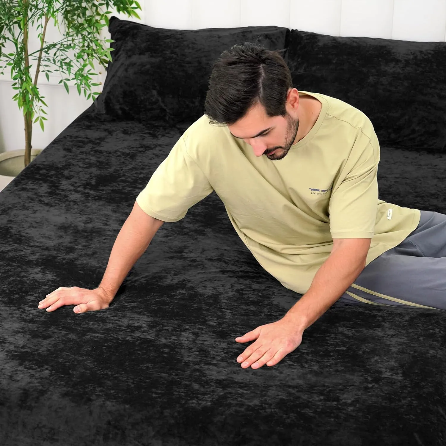 PHF Truly Velvet Fitted Sheet Only Queen Size, Luxury Super Soft Cozy Comfy Flannel Bottom Sheet with 15" Deep Pocket,Suitable for Fall Winter and Spring, No Pillowcases, Black