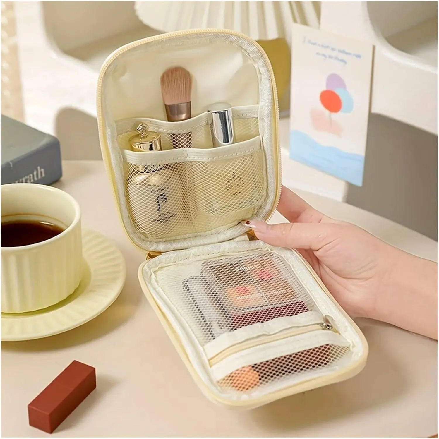 Portable cosmetic bag, mini lipstick cosmetic storage bag, large-capacity multi-functional storage bag, toiletry bag(Beige)