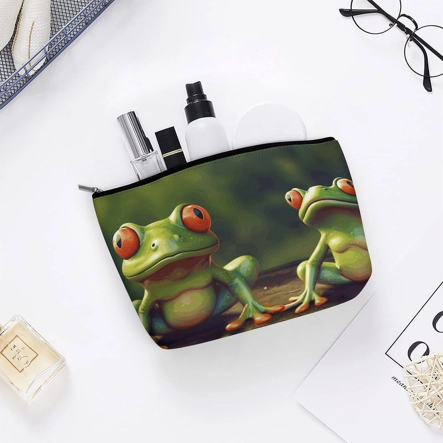 Portable Small Cosmetic Bag Cute Travel Makeup Bag Funny Green Frogs Waterproof Toiletry Bag for Women