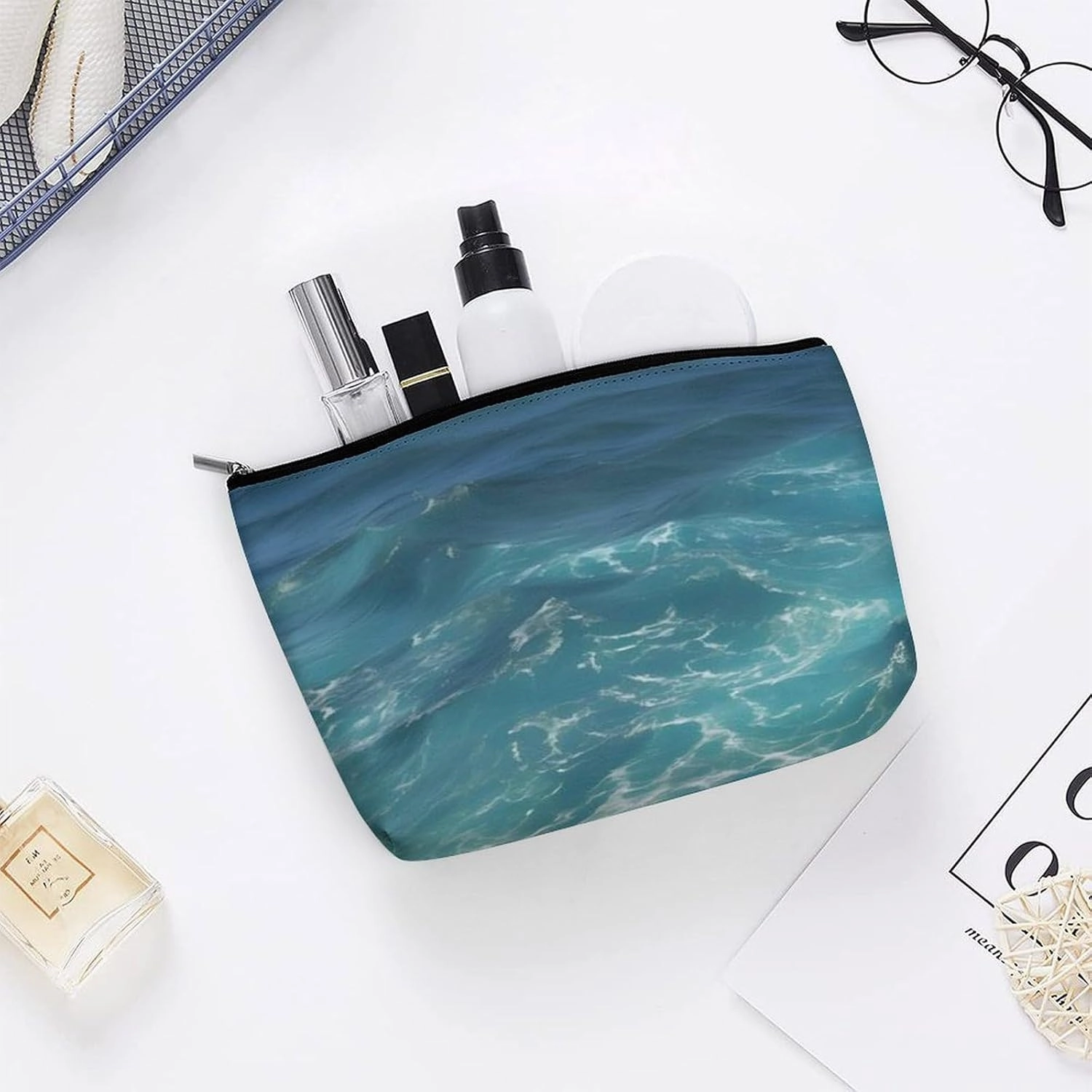 Portable Small Cosmetic Bag Cute Travel Makeup Bag The Deep Blue Sea Waterproof Toiletry Bag for Women
