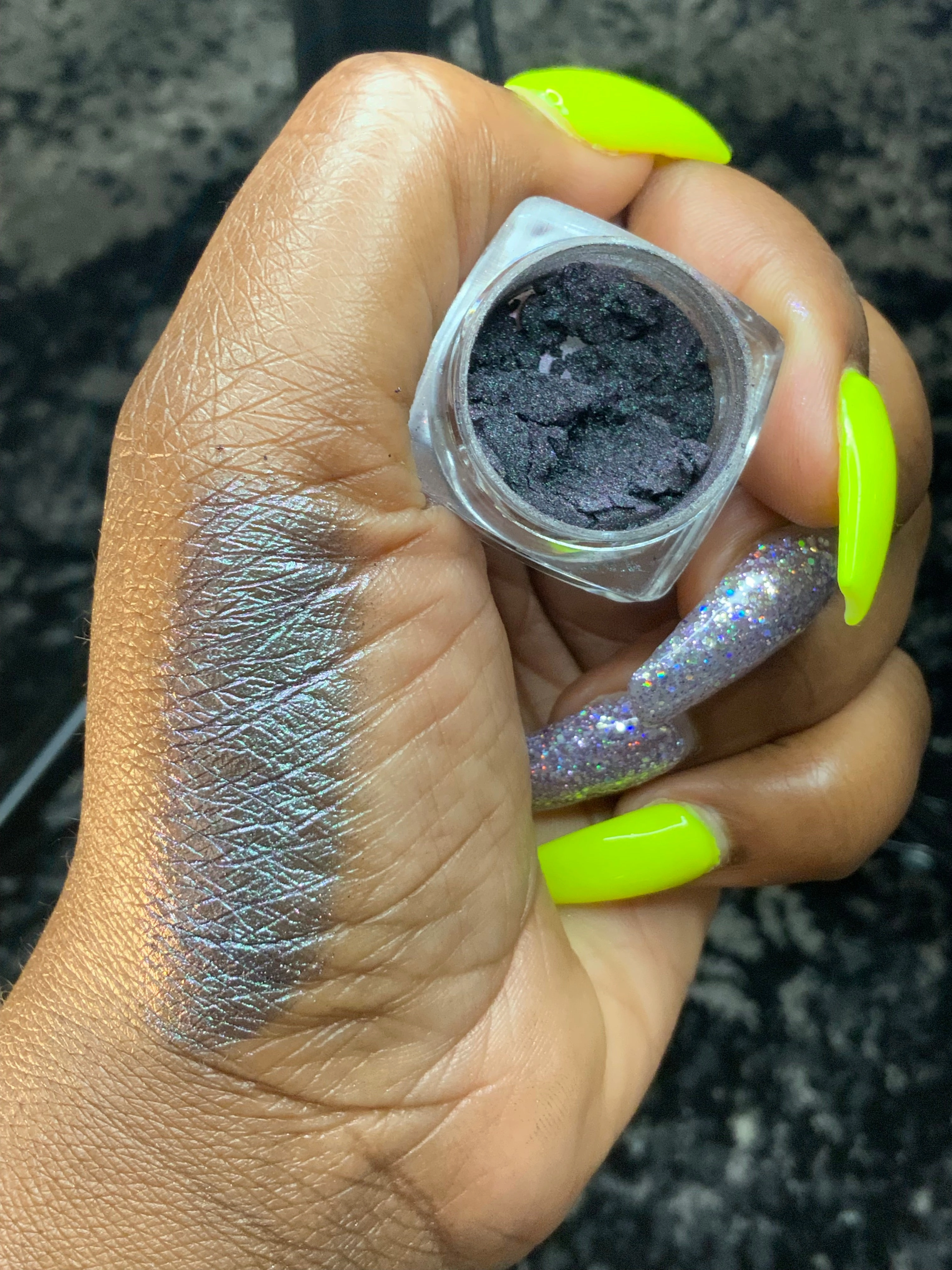Riddler flakes and pigments