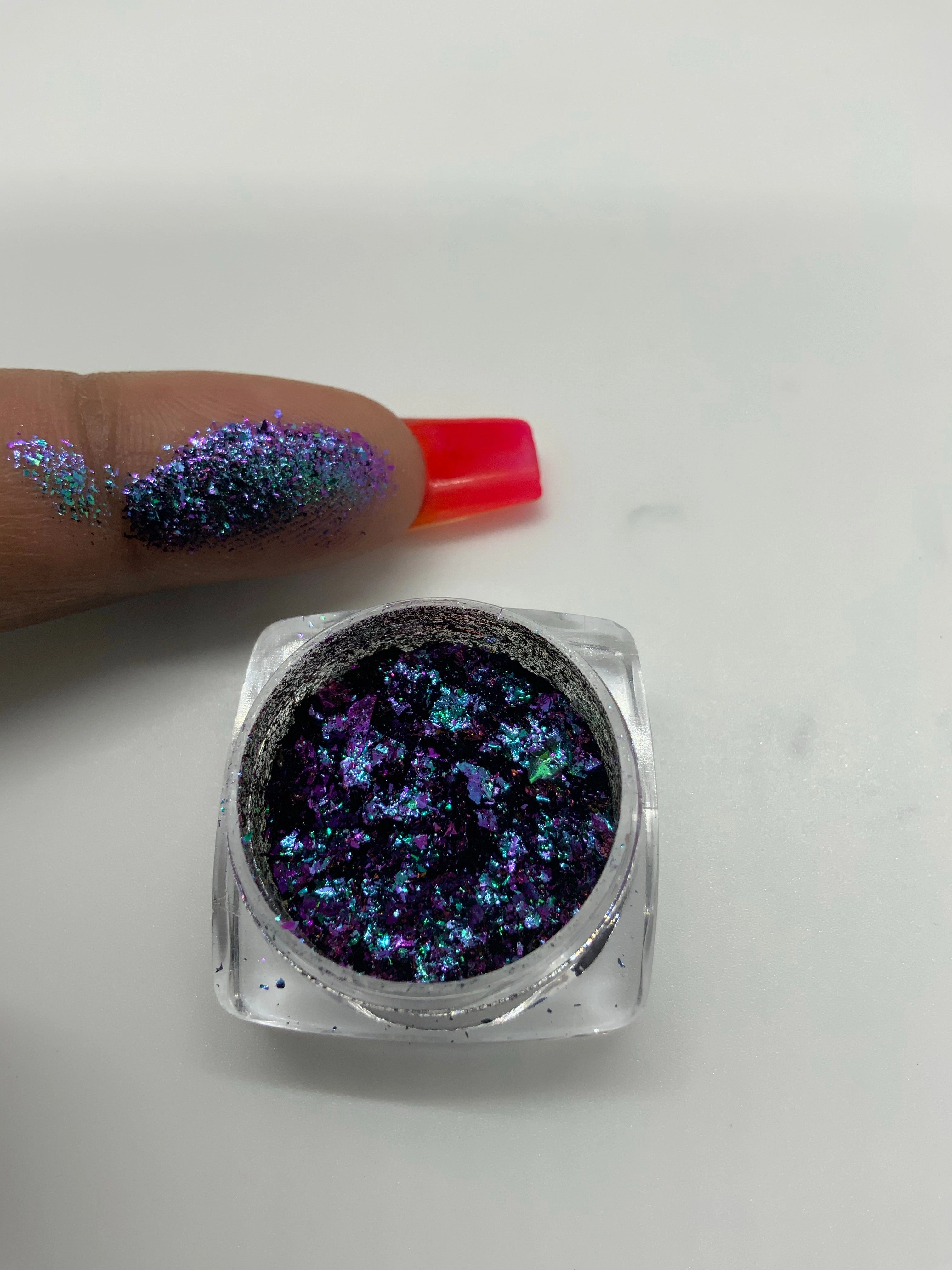 Riddler flakes and pigments