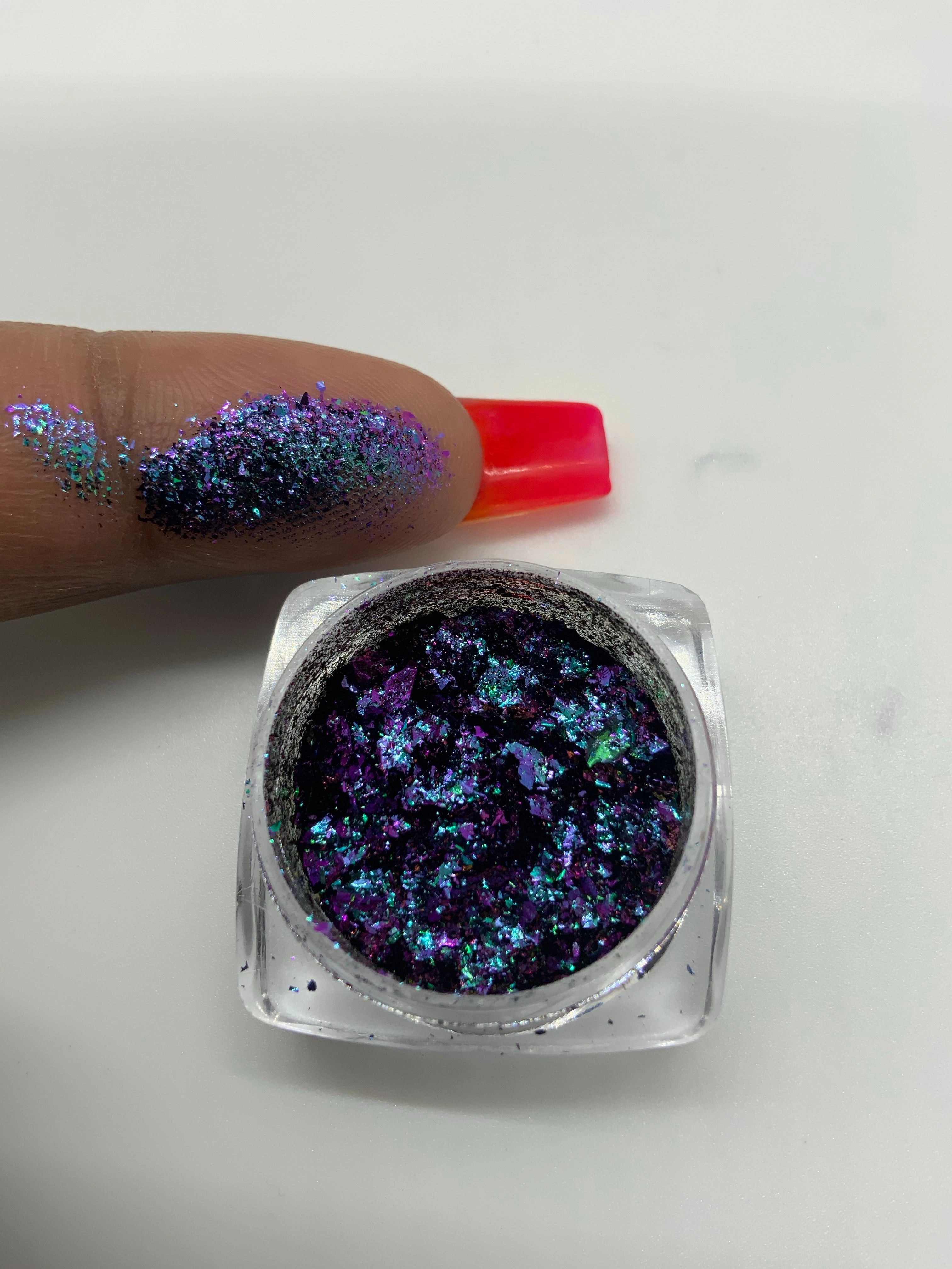 Riddler flakes and pigments