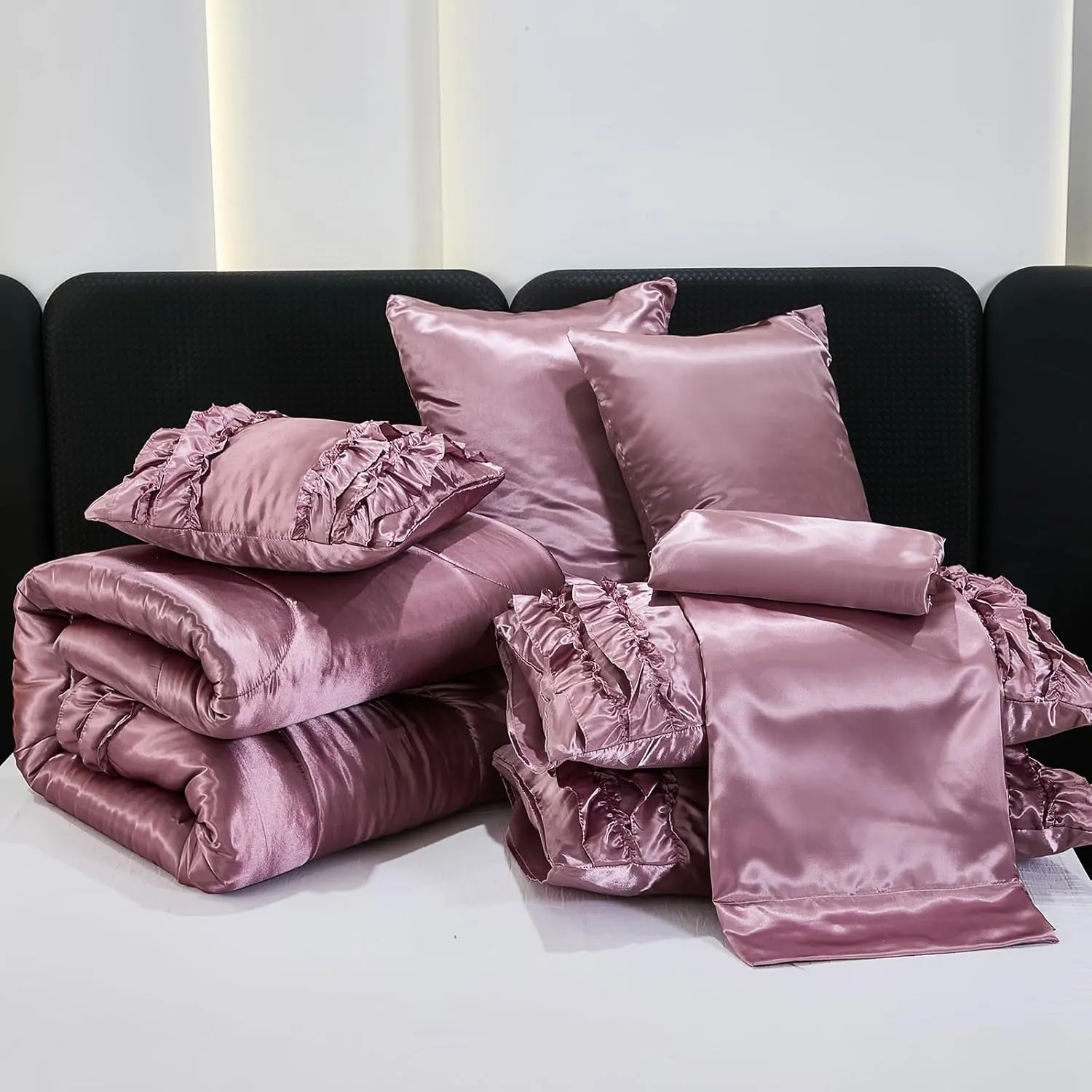 Silk Like Satin Comforter Set with Satin Sheet Set King 8 Pieces Blush Pink Bedding Set Luxury Silky Ruffle Pattern Home Deocr Sexy Hotel Silky Bed Set with 1 Cushion Cover