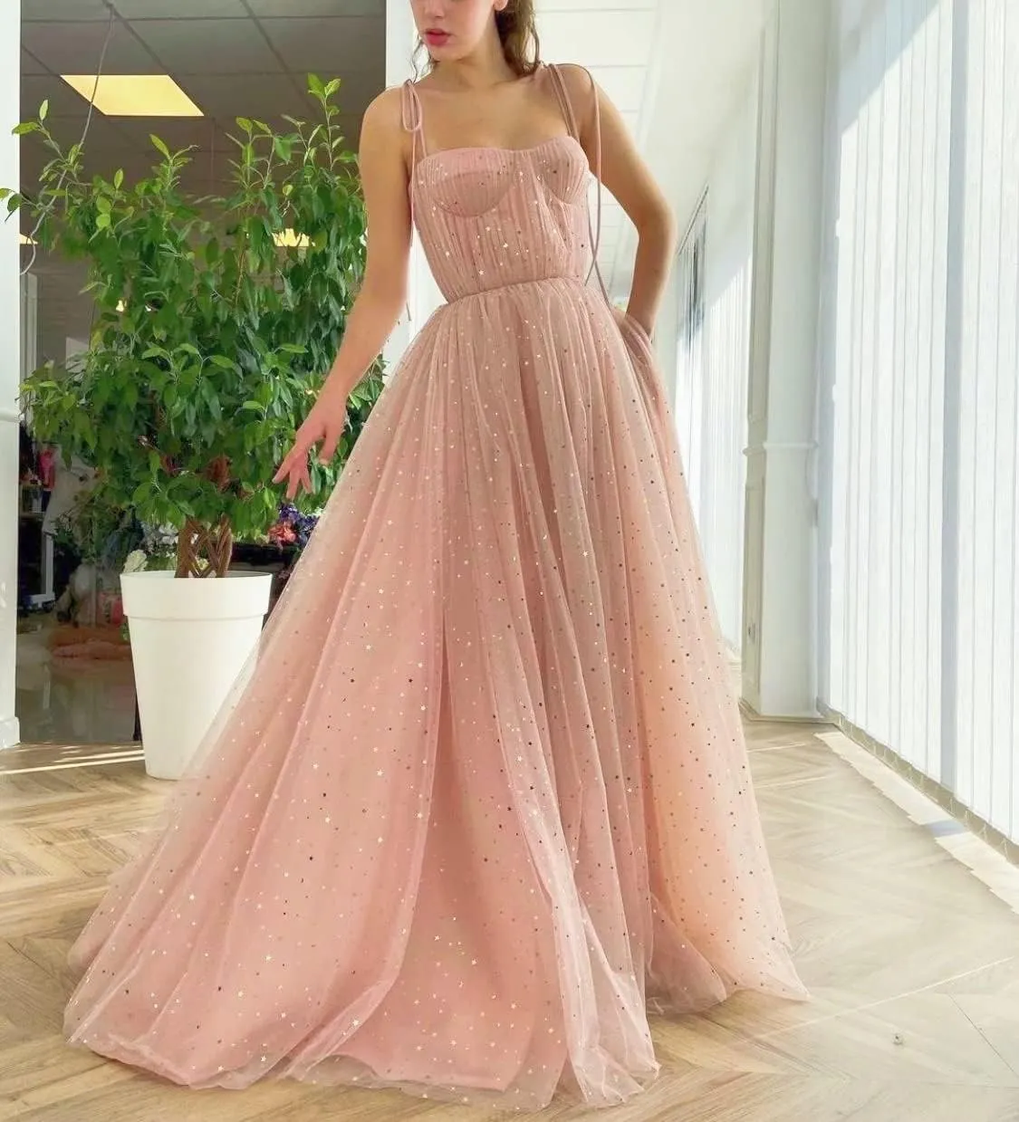 Women's Sparkle Starry Tulle Prom Dresses Sweetheart Neckline Sleeveless Formal Evening Party Gowns